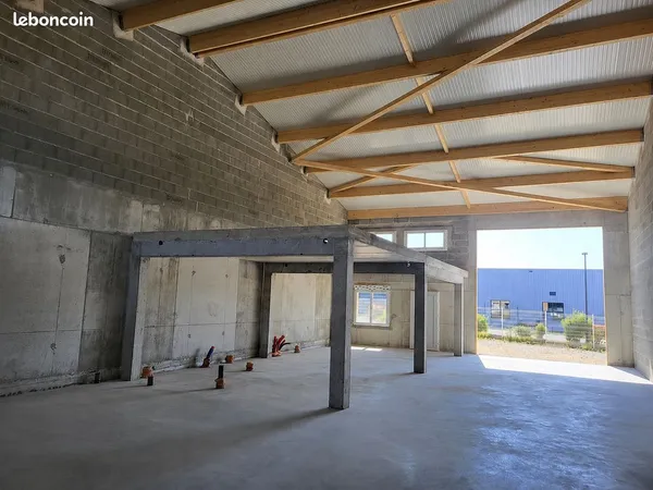 Location de box / garage / dépôt