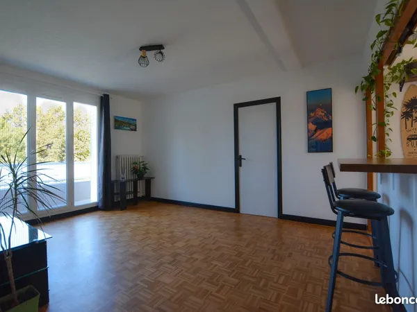Appartement traversant 3 pièces 51m²