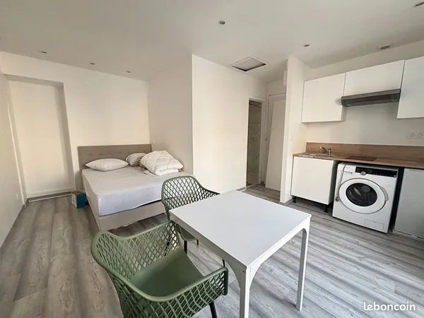 Studio 1 pièce 21 m²