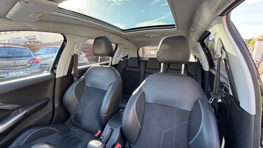 Peugeot 2008 Crossway 1.2 130.00 - Crossway – 2019 – 98297 km – Essence – Boîte Manuelle — photo 17