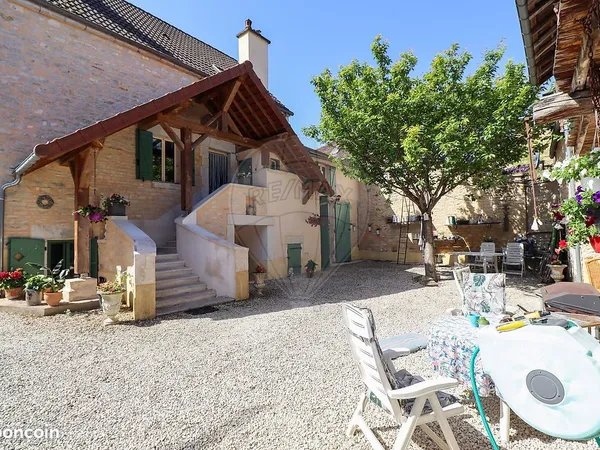 Maison 6 pièces 185 m²