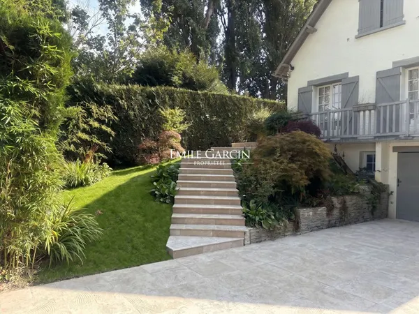 Deauville -A vendre -Maison récente -Jardin -terrasse-Piscine -Parking