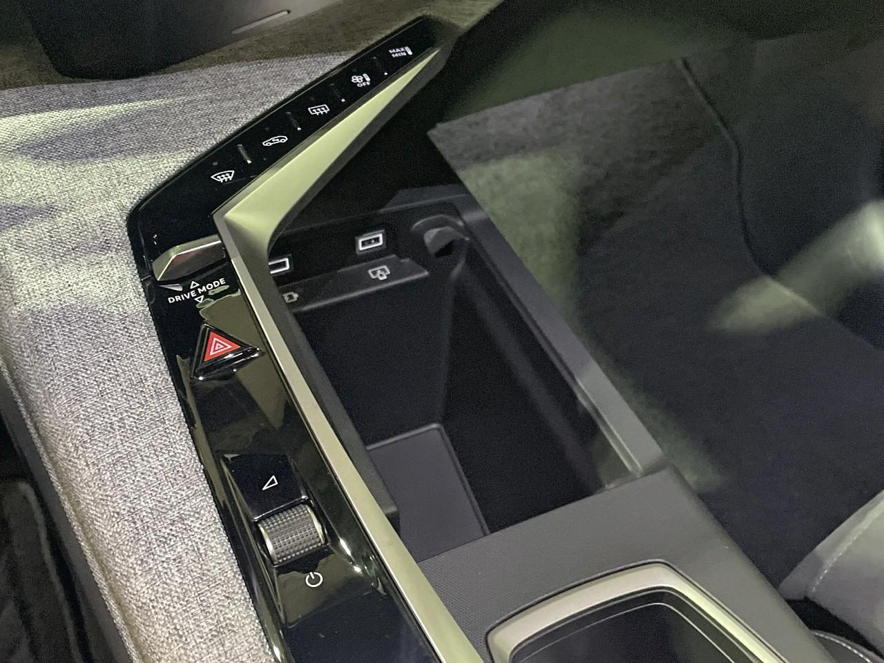 Peugeot 5008 hybrid 145 e-dcs6 gt — photo 23