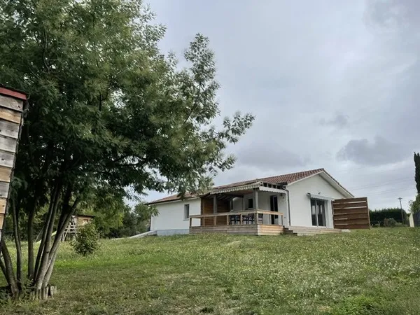 Maison contemporaine (2017) T4 de plain pied sur terrain 1656 m2