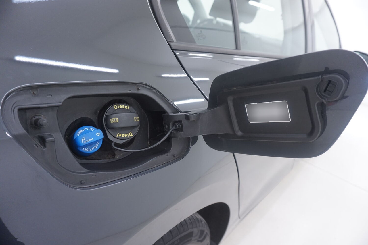 Volkswagen Golf 8 — photo 23