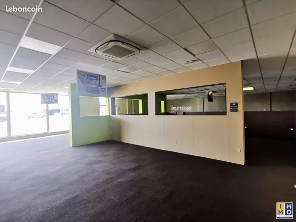 Local commercial 432 m² Saint-Germain-du-Puy