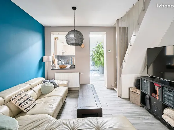Maison 1930 rénovée avec cour, Lomme quartier canteleu