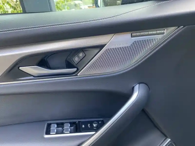 Jaguar F-Pace 2.0 - p400e phev awd bva8 — photo 18