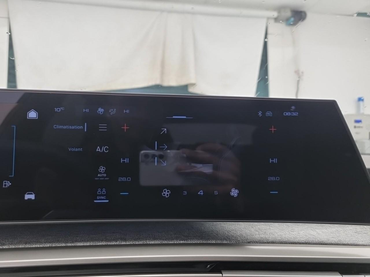Peugeot 3008 hybrid 145 e-dcs6 allure — photo 11