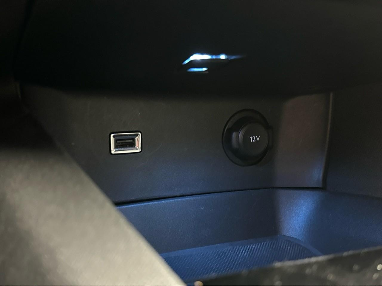 Peugeot 3008 hybrid 225 e-eat8 gt — photo 28