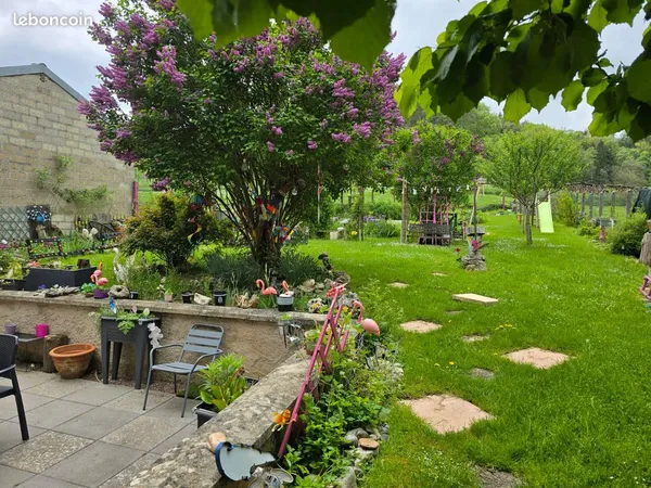 Maison de caractère 120 m² - 3 chambres - Grandes dépendances - Jardin - 100 000