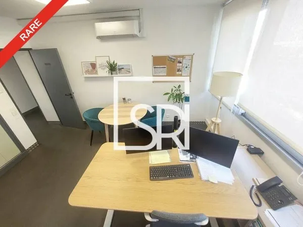 Bureau 600 m²