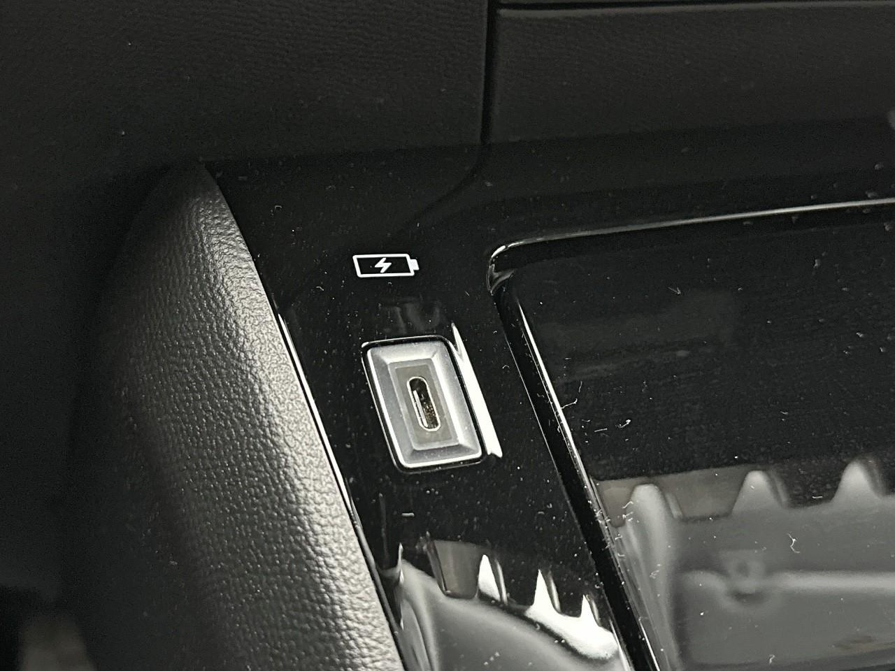 Peugeot 2008 puretech 130 s&s eat8 roadtrip — photo 28