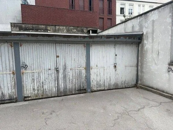 Parking 12 m²