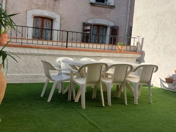 À LOUER À L'ANNÉE - SUPERBE DUPLEX T4 DE 80 m² AVEC TERRASSE TROPEZIENNE DE 20 m²