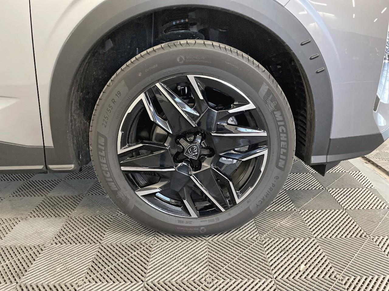 Peugeot 3008 hybrid 145 e-dcs6 gt — photo 16