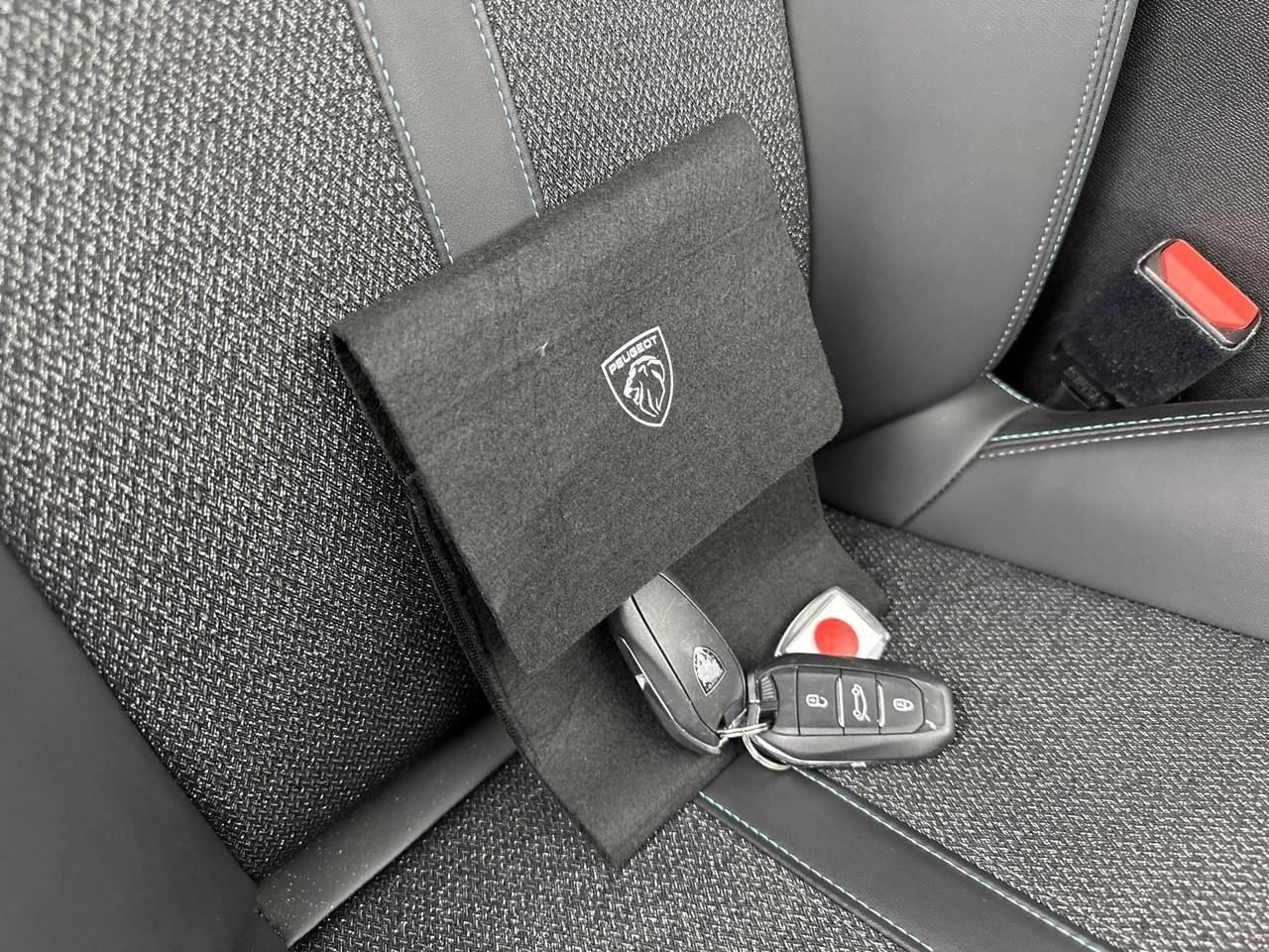 Peugeot 308 sw puretech 130ch s&s eat8 allure pack — photo 32