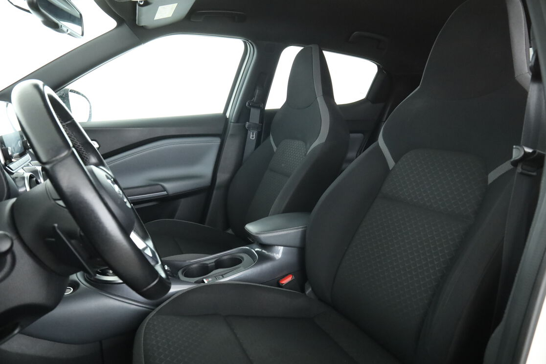 Nissan Juke 1.0 DIG-T N-Connecta DCT — photo 9