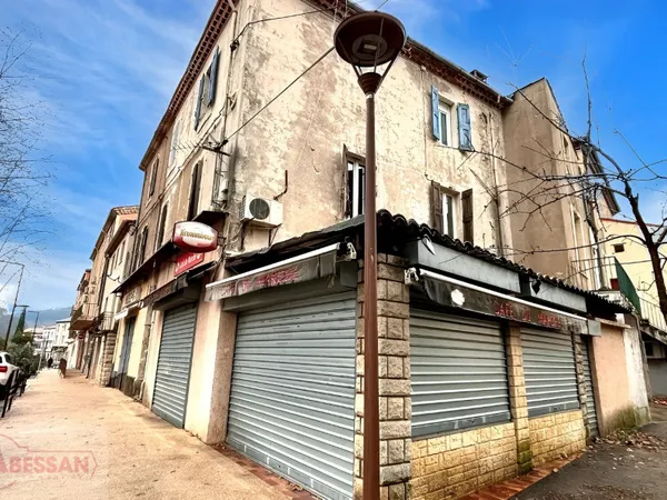 Immeuble à rénover 160 m²