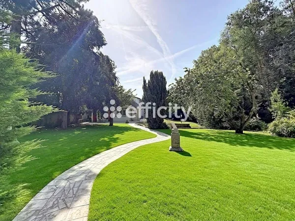 Villa 8 pièces 260 m²