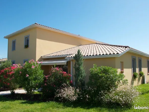 À VENDRE - Maison de 107 m² avec étage - Résidence Les Senioriales - Jonquières-Saint-Vincent (30300