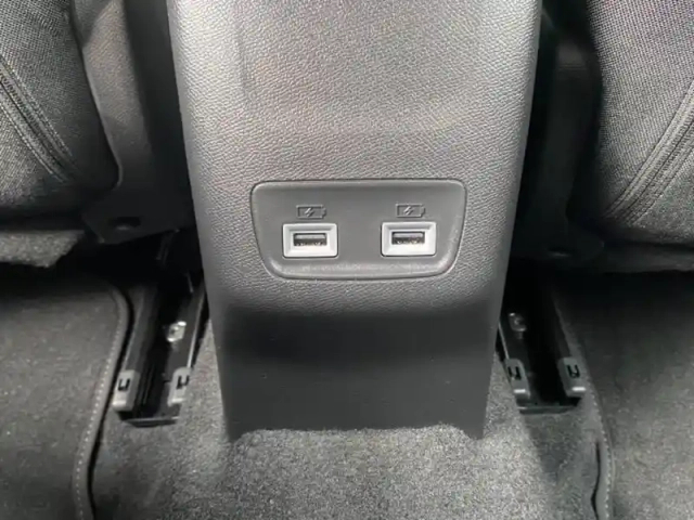 Peugeot 2008 1.2 puretech 130ch s&amp;s style eat8 — photo 10