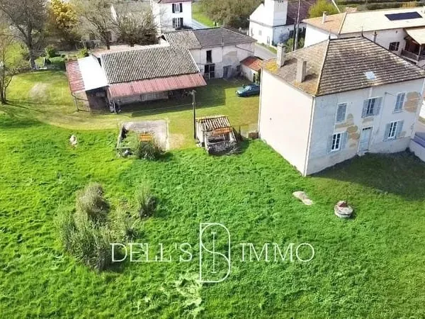 Maison avec dépendances et 4ha de terrain