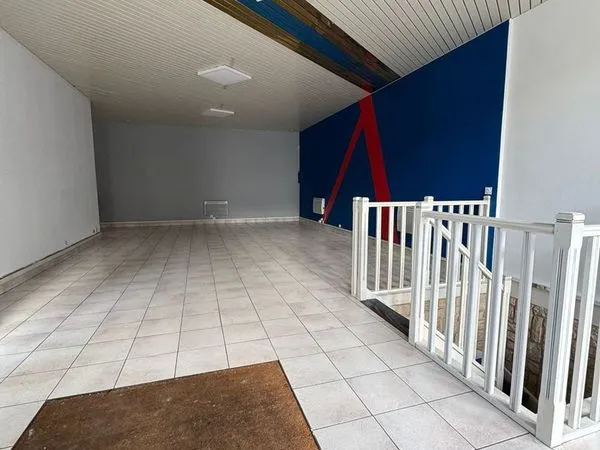 Local commercial 143 m² POISSY