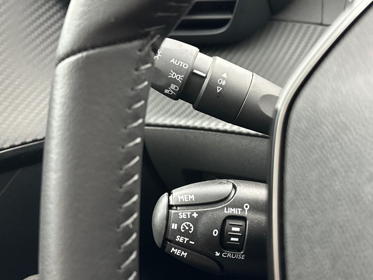 Peugeot 208 electrique 54 kwh 156ch style — photo 17