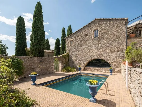 Mas provençal 17 pièces 639 m²