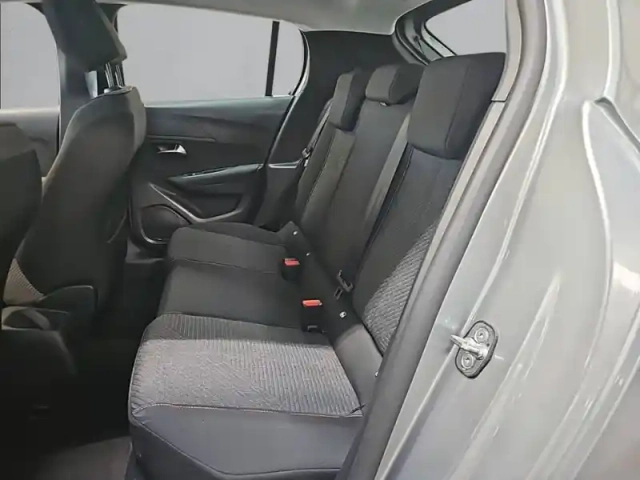 Peugeot 208 turbo 100 ch bvm6 — photo 33
