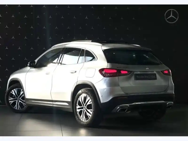 Mercedes Gla 200 progressive line — photo 4