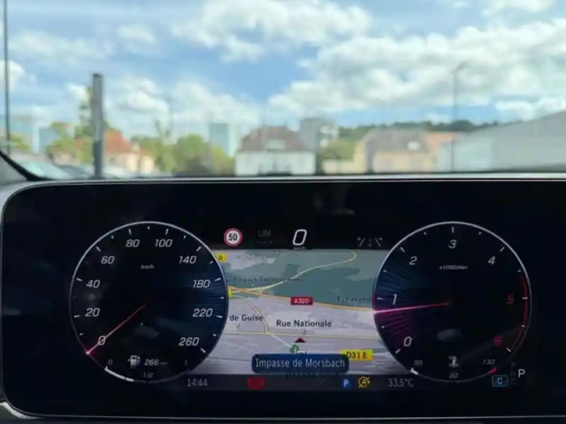 Mercedes Glb 200 d amg line — photo 37
