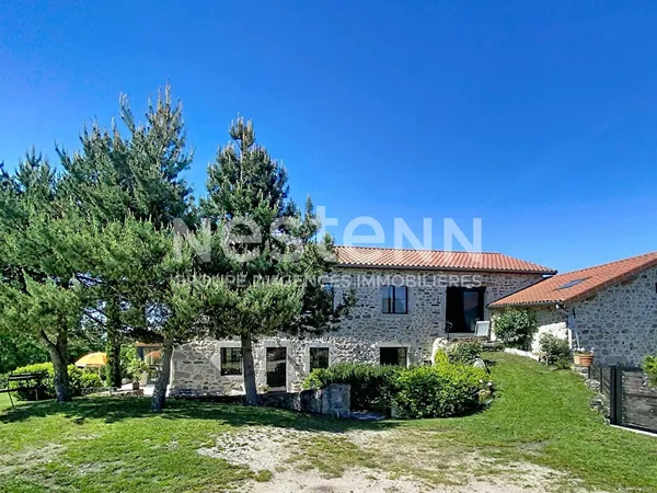 EXCLUSIVITE ! SAINT MAURICE DE LIGNON magnifique propriété rénovée avec matériaux de qualité sur 250