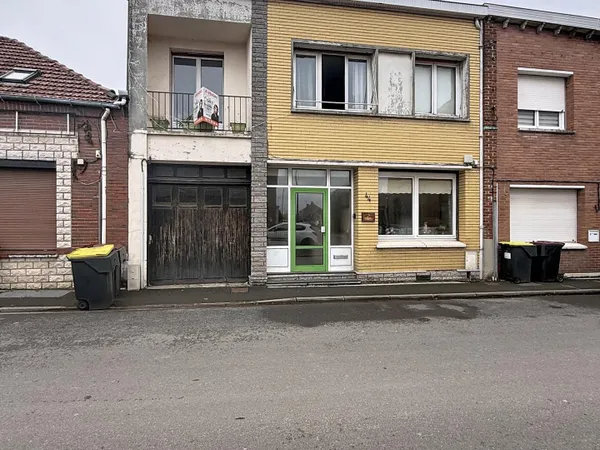 MAISON DE VILLE
