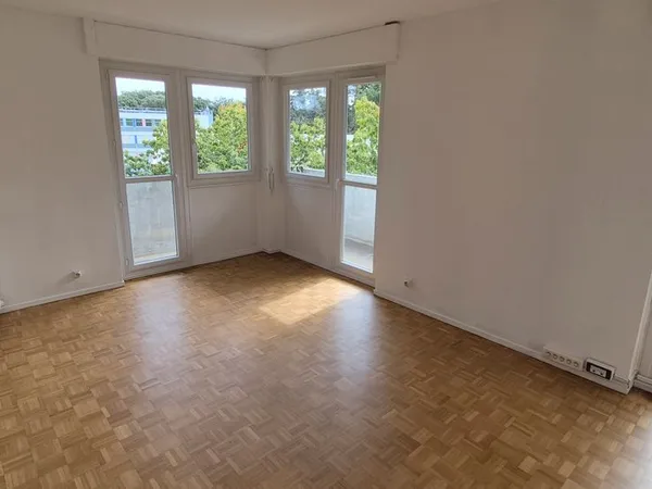 ✨ COUP DE CŒUR 63m² Rénové, Luminosité Maximale, Parking Privé & Cave ✨
