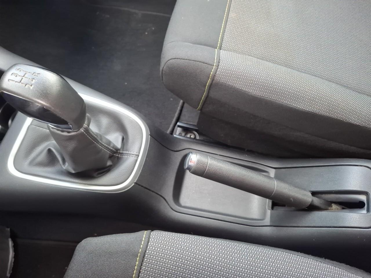 Citroën C3 1.2 puretech 83ch s&s shine — photo 22