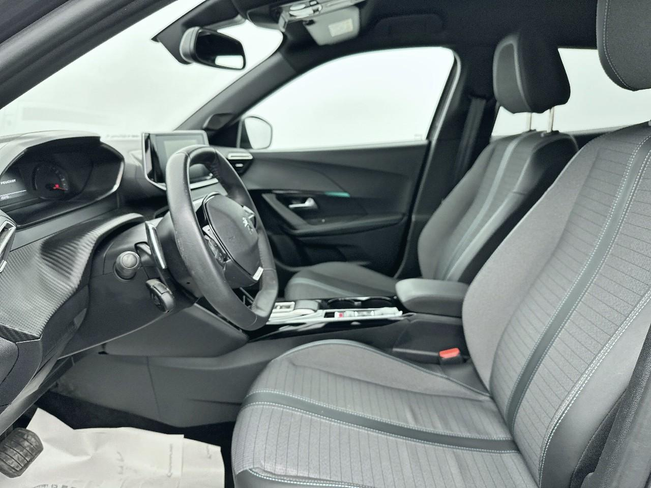 Peugeot 2008 bluehdi 130 s&s eat8 allure — photo 9