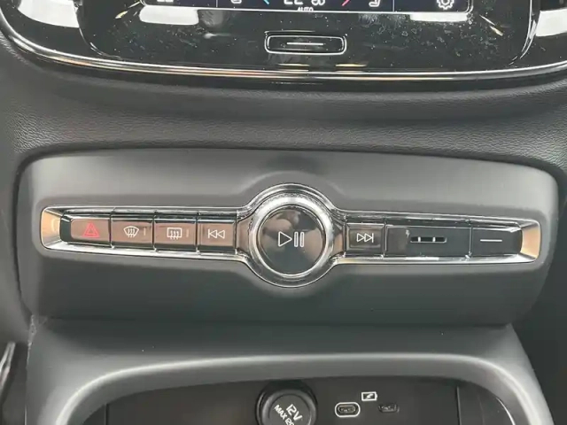 Volvo Xc40 recharge 231 ch 1edt — photo 35