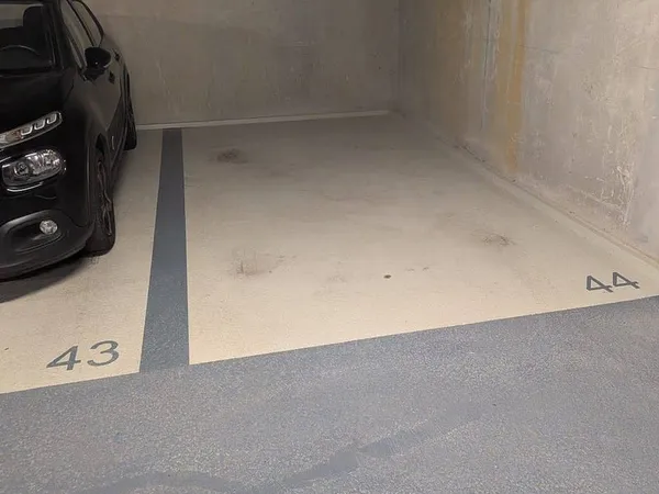 Parking 12 m²