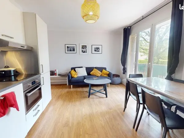 Chambre 7 pièces 89 m²