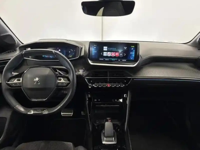 Peugeot 208 e- 136ch gt — photo 15