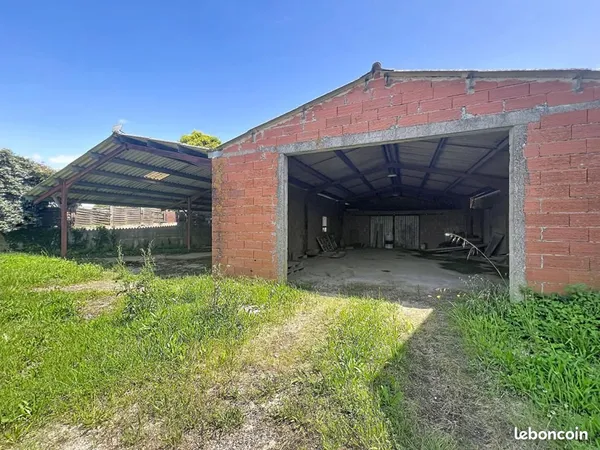 Terrain 2 775 m² Boe
