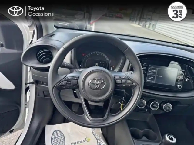 Toyota Aygo x 1.0 vvt-i 72ch dynamic — photo 9