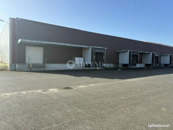Local d'activité 2 200 m²