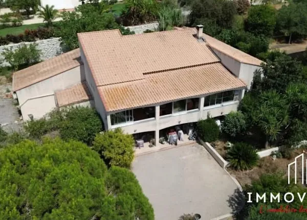Villa 6 pièces 217 m²