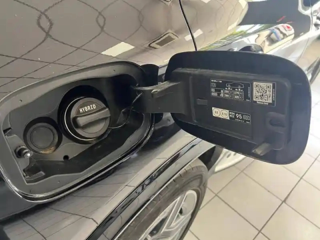 Mercedes Glc 300 e  hybrid eq 4matic am — photo 4