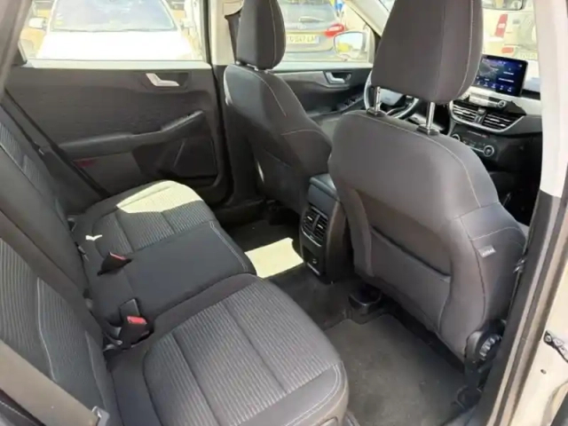 Ford Kuga 1.5 ecoblue 120ch titanium — photo 12