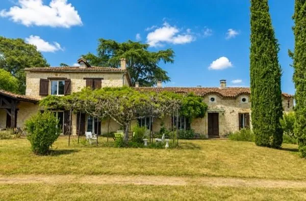 Maison 13 pièces 490 m²