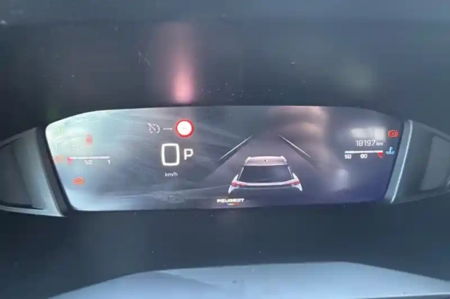Peugeot 2008 puretech 130 s&amp;s eat8 — photo 50